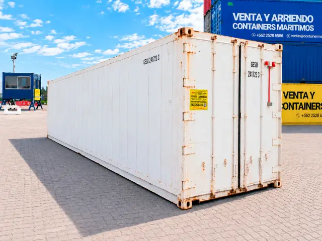 Container refrigerado de 40 pies High Cube de costado, en el depósito